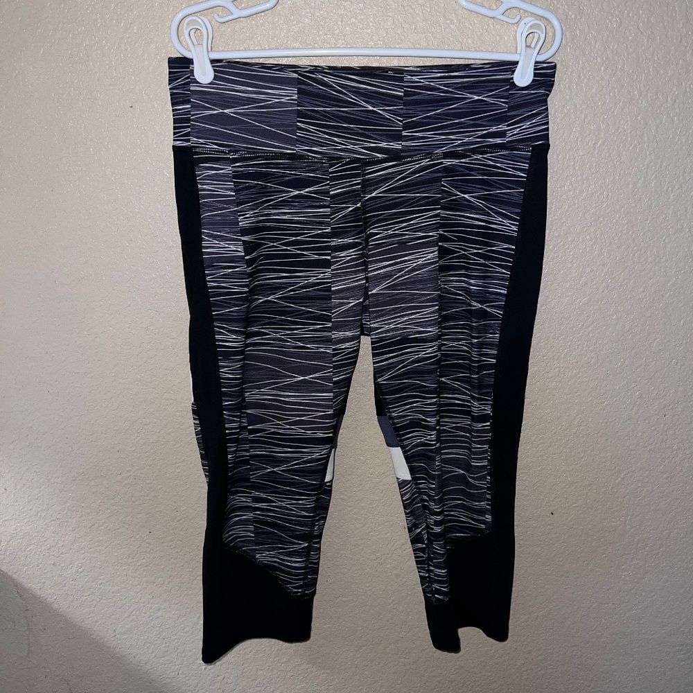 Women's Champion Straight Line Pattern Capri Pants / Excellent Condition!